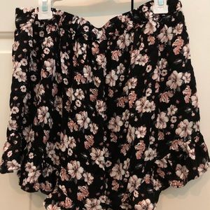 summer shorts with ruffles on the bottom